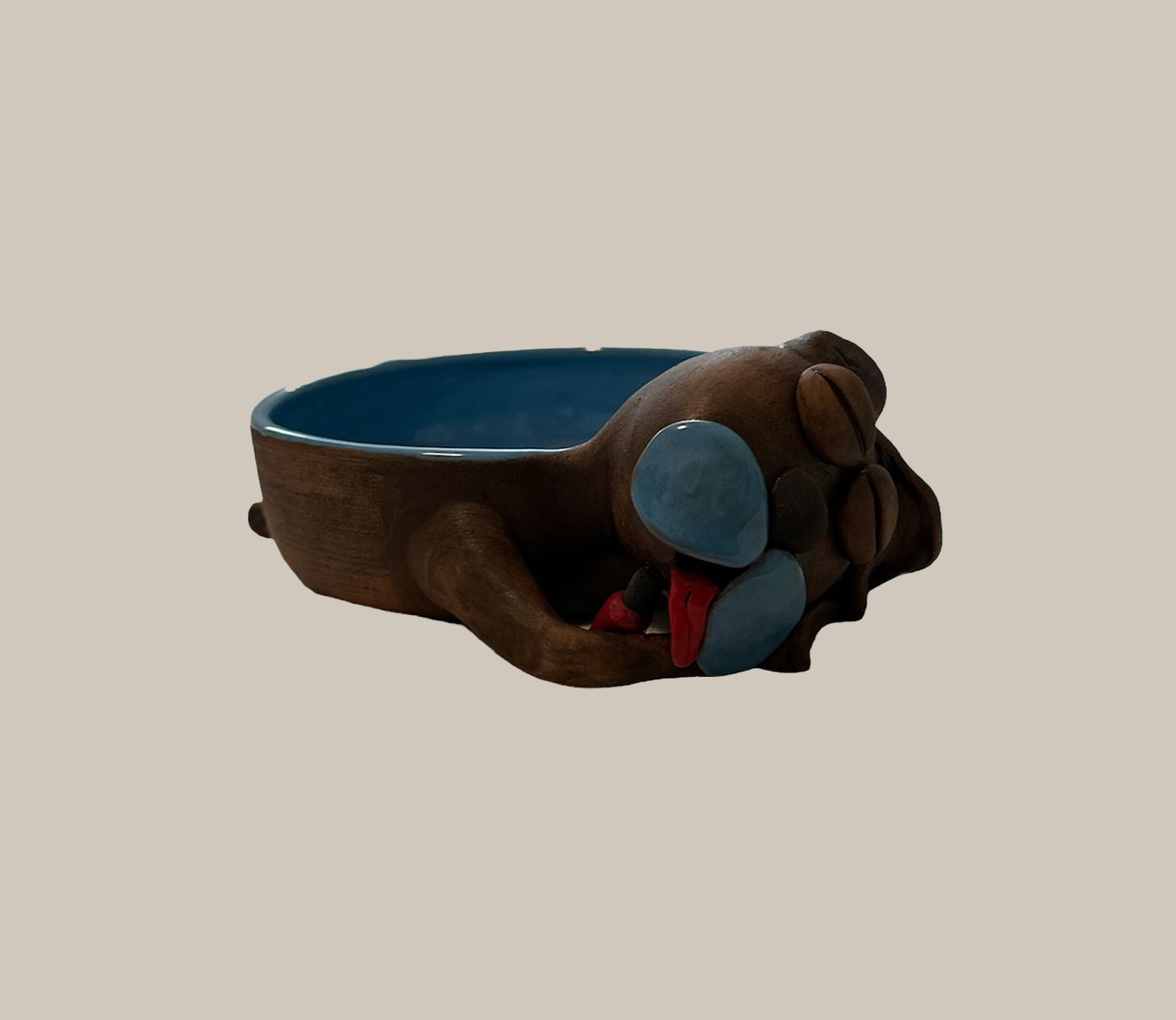 Hundenapf mit schlafender Hundefigur