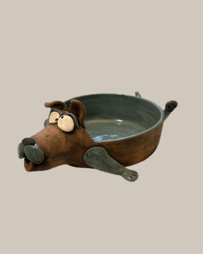 Hundenapf mit liegendem Hundedesign
